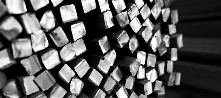 Квадраты в Тольятти стальные по ГОСТ 2591-88 применяют для изготовления кованых изделия, в строительстве, в машиностроении. Основная ошибка рядового потребителя профильной трубы — называть квадратную трубу металлическим квадратом